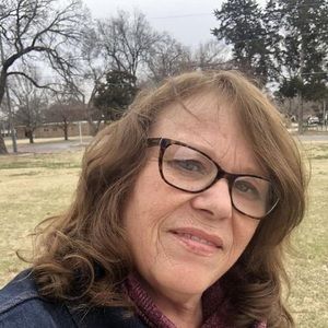 Meet your Posher, Deana